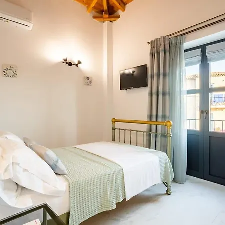 Mani Stone Built A Breath Away To The Sea * Stoúpa