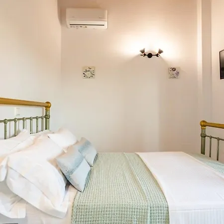 Mani Stone Built A Breath Away To The Sea * Stoúpa