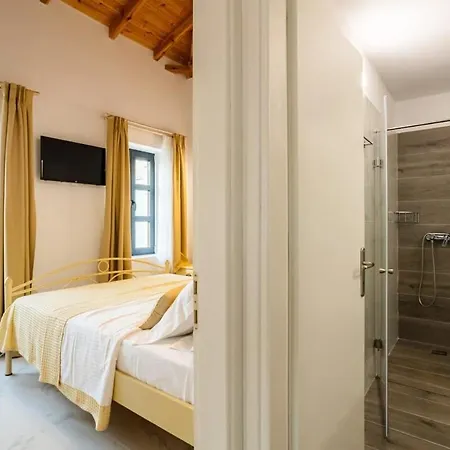 Mani Stone Built A Breath Away To The Sea Apartment