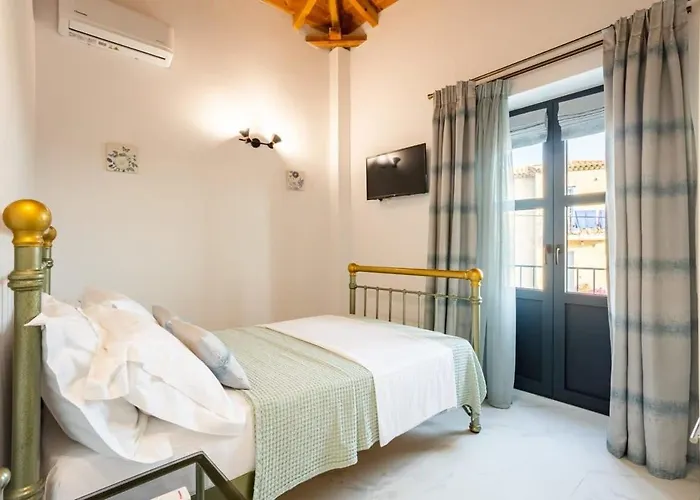 Mani Stone Built A Breath Away To The Sea * Stoúpa