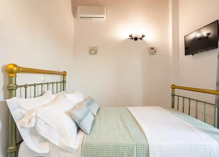 Mani Stone Built A Breath Away To The Sea * Stoúpa