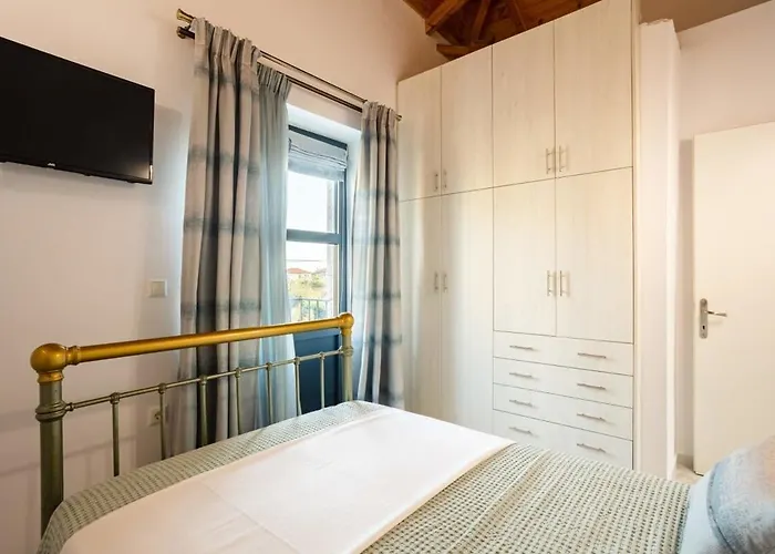 Mani Stone Built A Breath Away To The Sea شقة Stoúpa